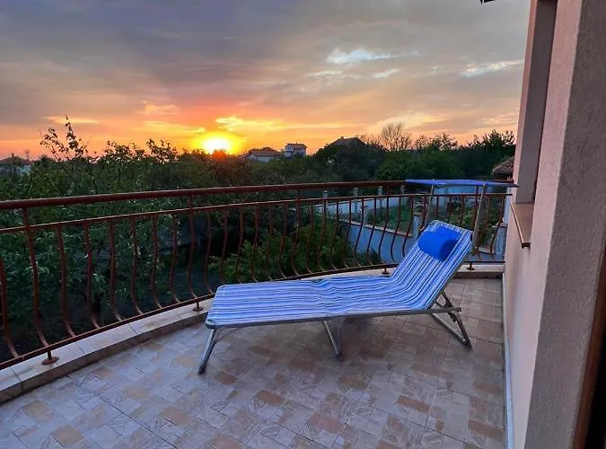 къща каменар * Ahyolu